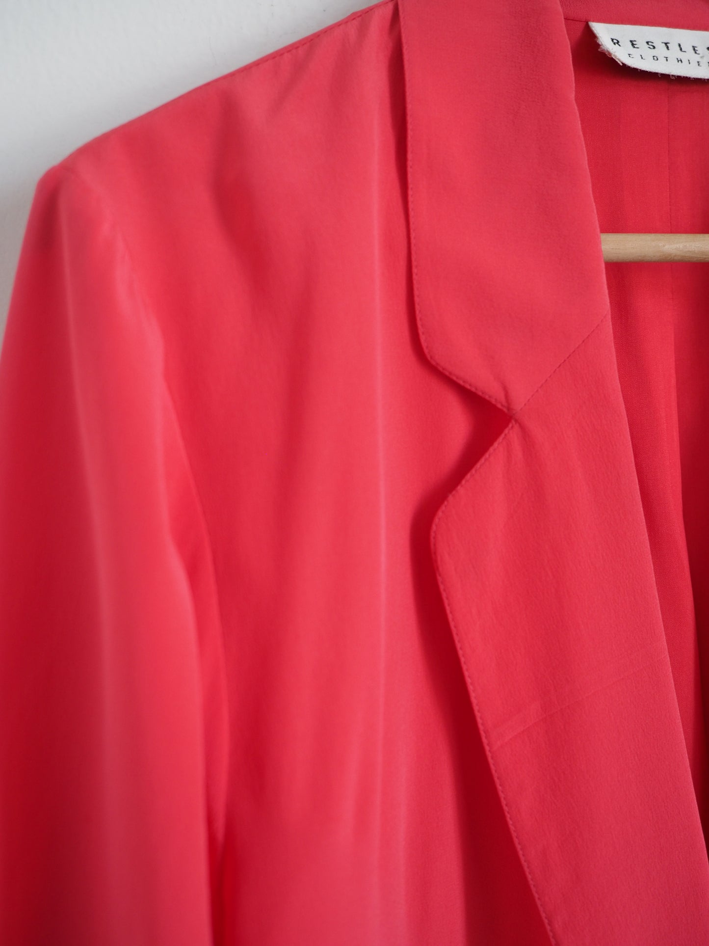 Pre-Owned Vintage Restless Silk Blazer (M)
