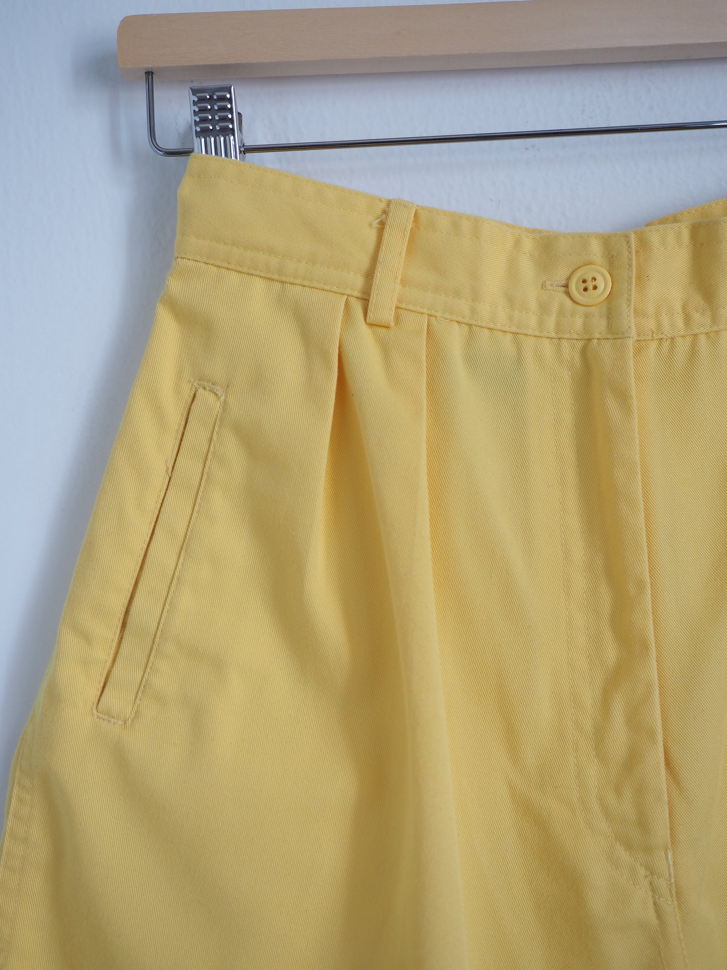 Pre-Owned Vintage Domino Shorts (26")