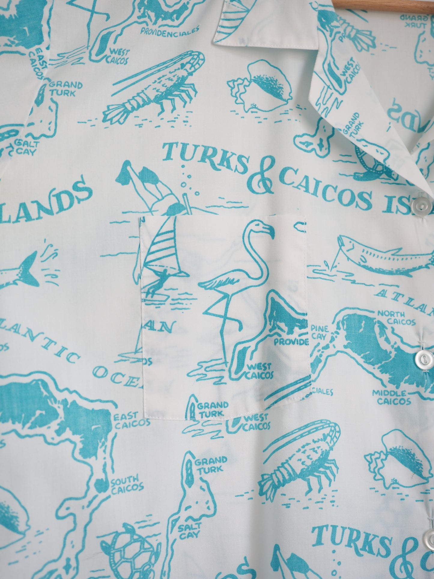Pre-Owned Vintage Island Vibes Shirt (L)