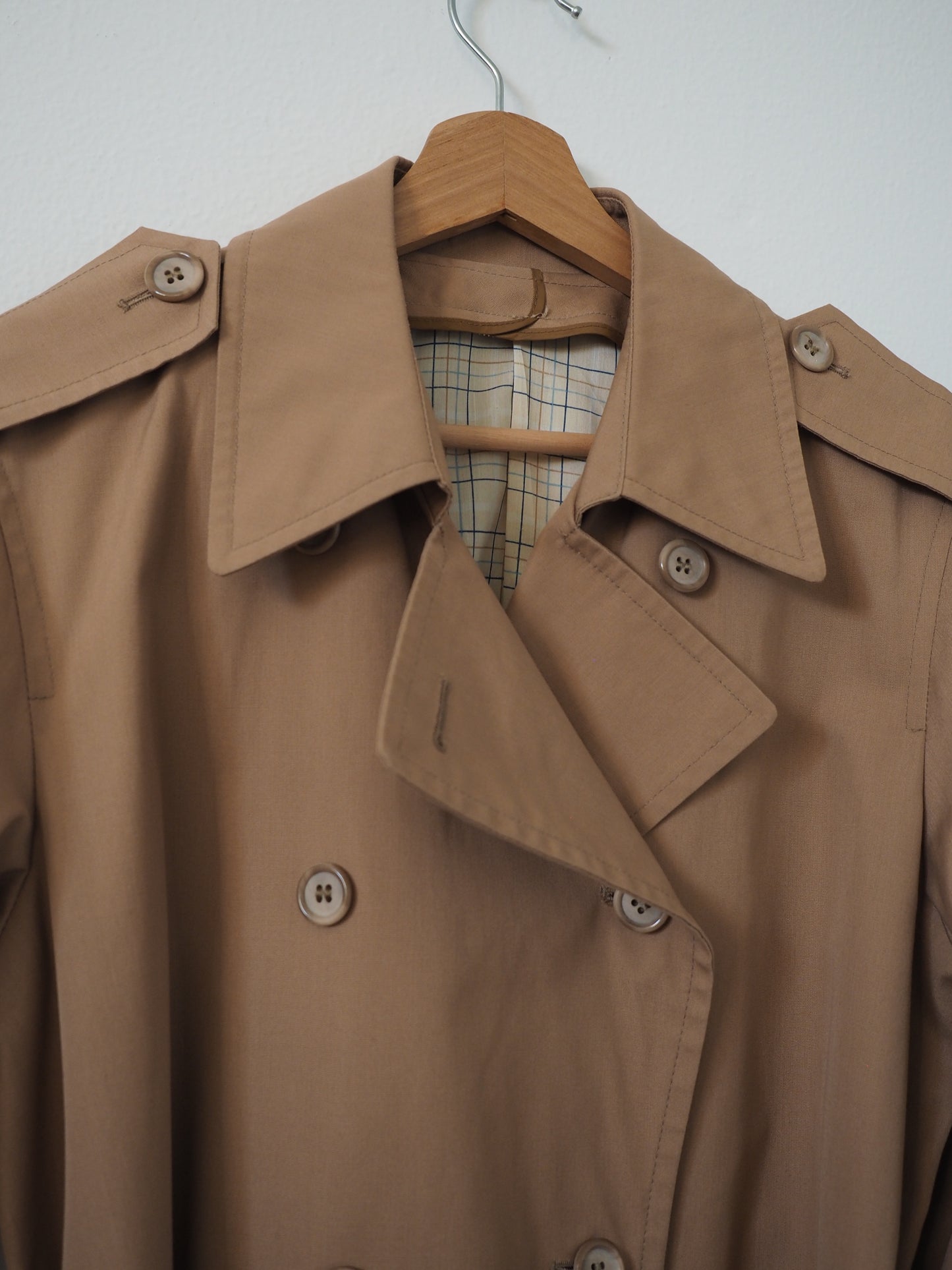 Pre-Owned Vintage London Fog Trench Coat (M)