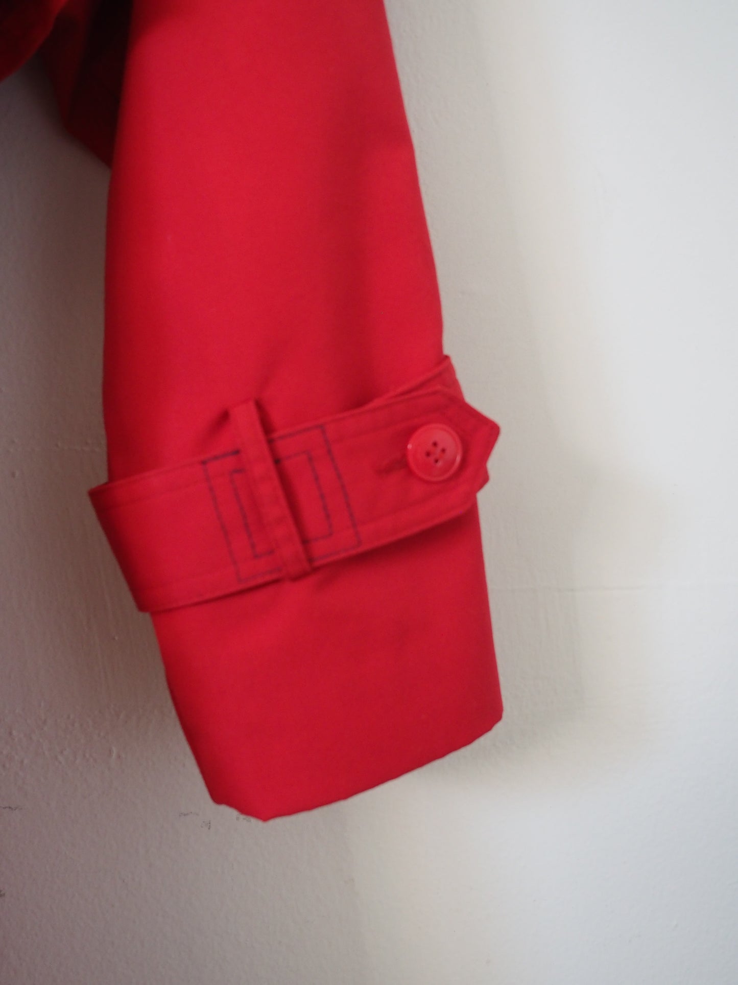Pre-Owned Vintage Ladea Trench Coat (S)