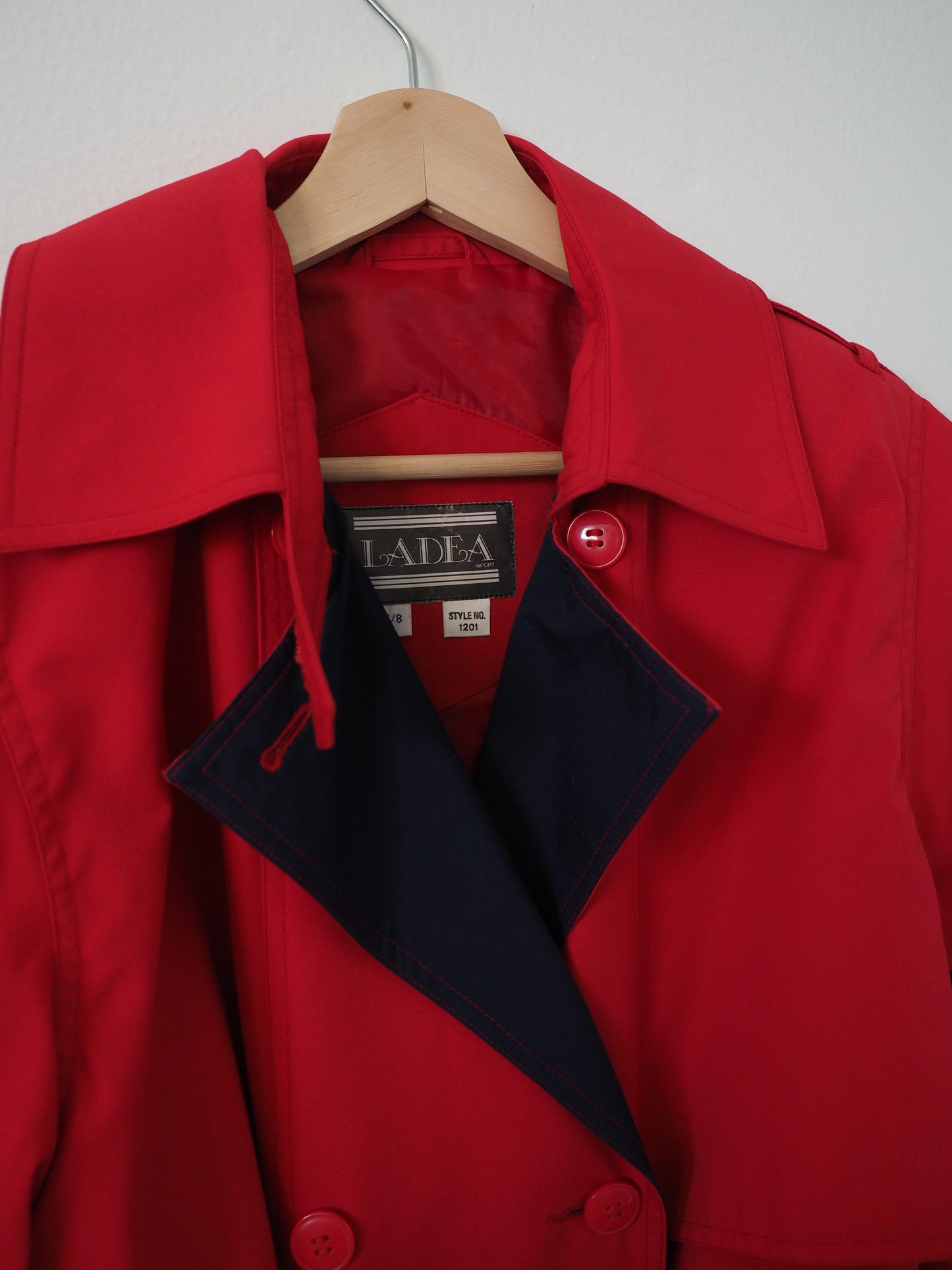 Pre-Owned Vintage Ladea Trench Coat (S)