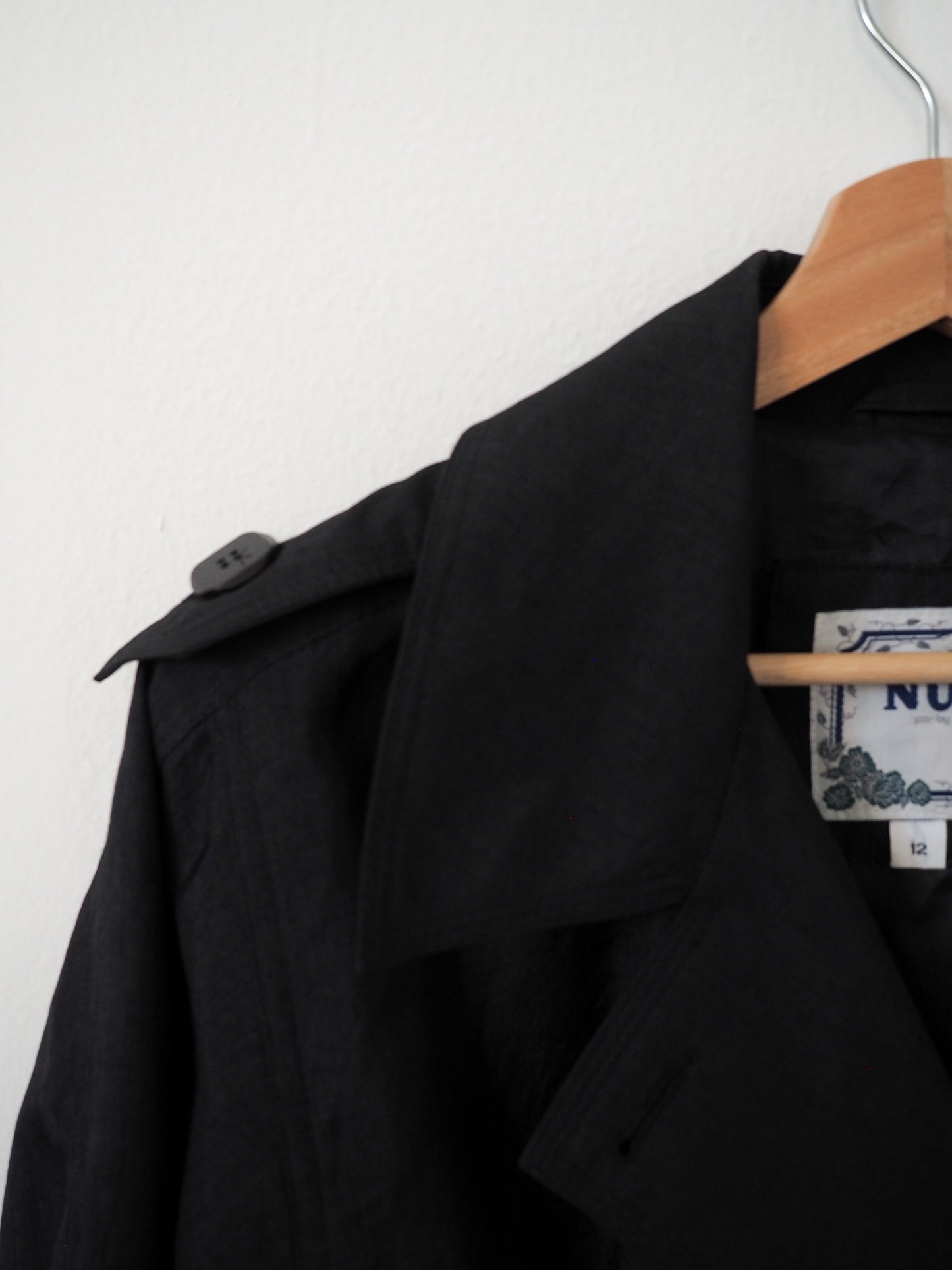 Pre-Owned Vintage Nuage Trench Coat (M)