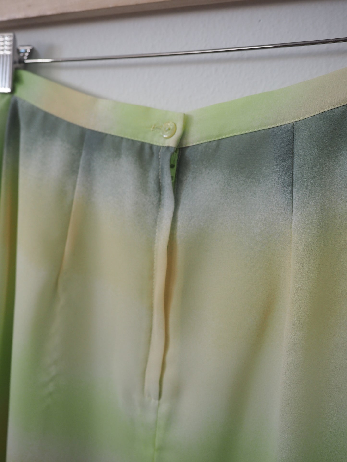 Pre-Owned Vintage Personi Slip Skirt (24")