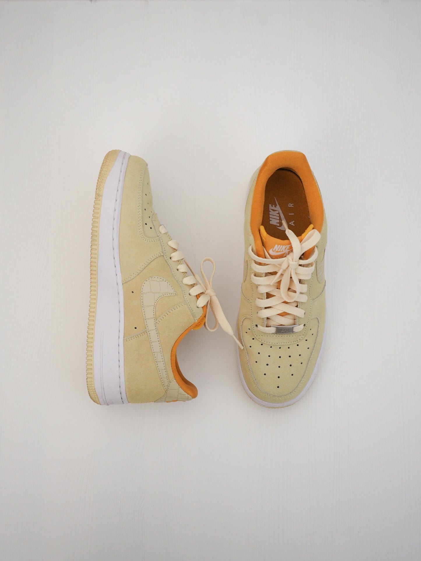 Pre-Owned Nike Air Force 1 (7.5)