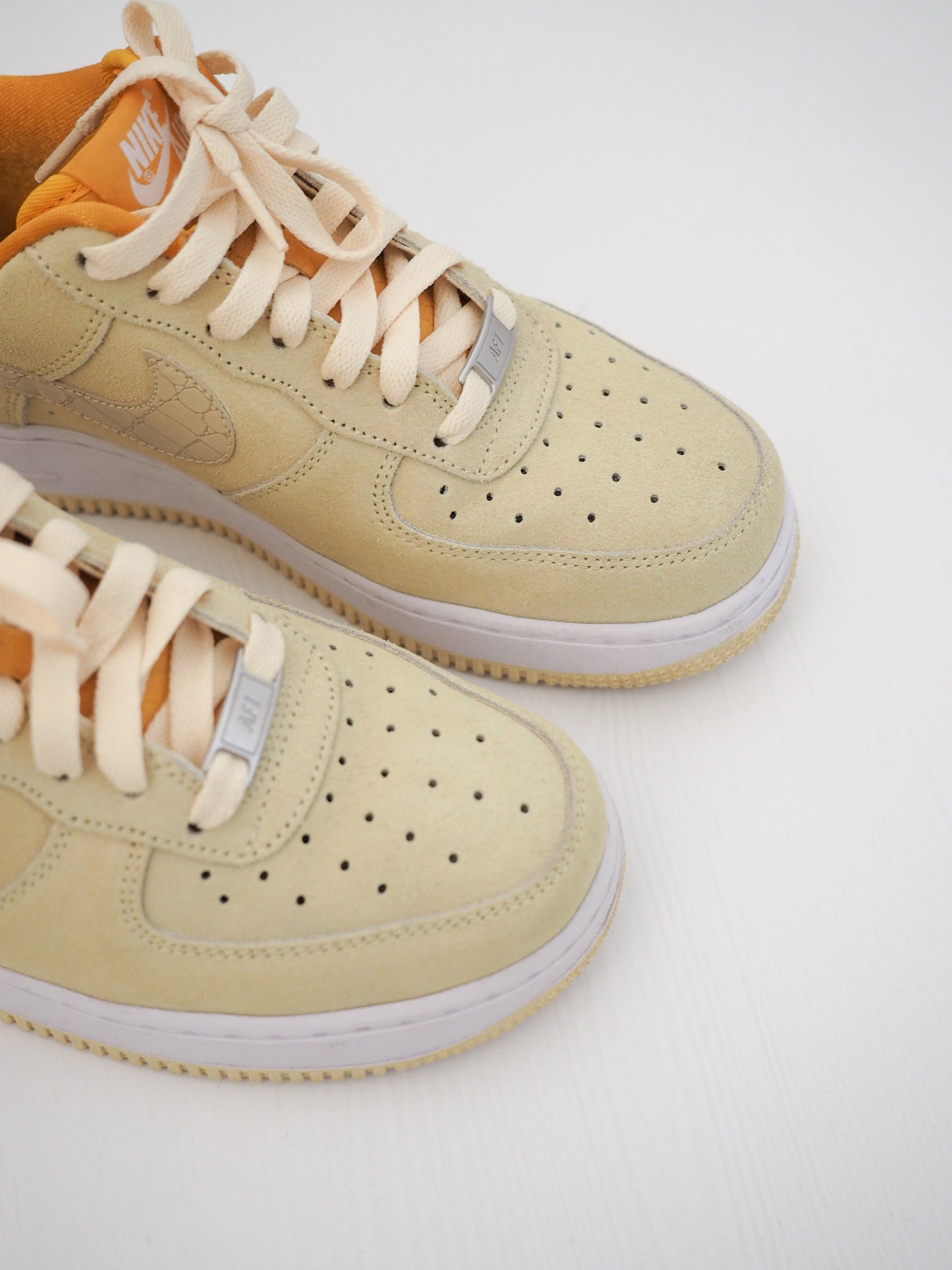 Pre-Owned Nike Air Force 1 (7.5)