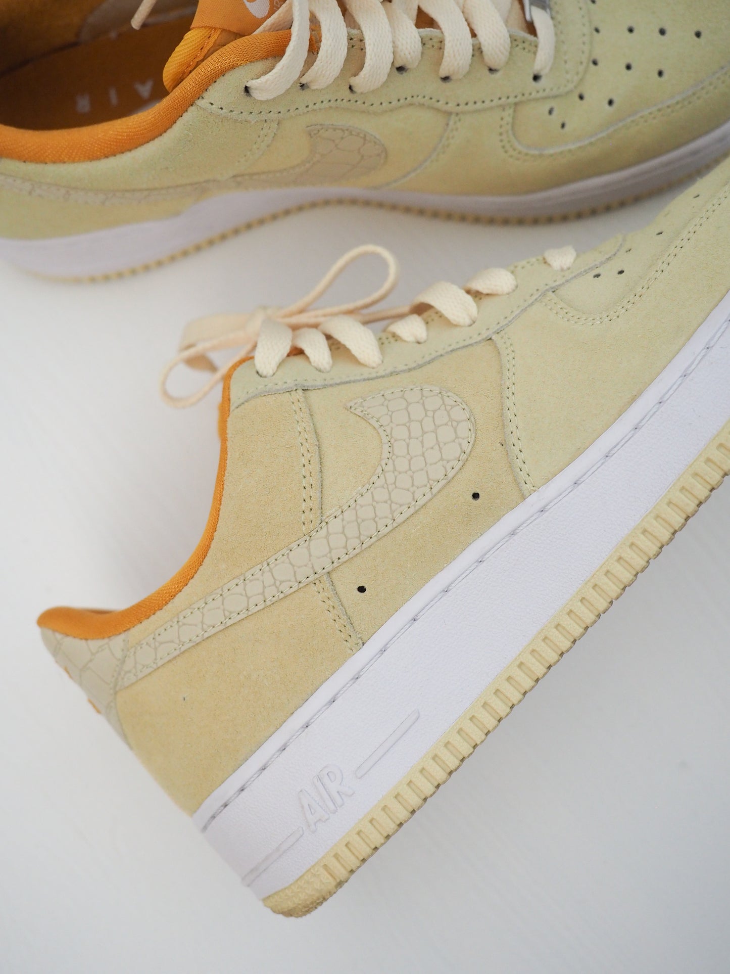 Pre-Owned Nike Air Force 1 (7.5)