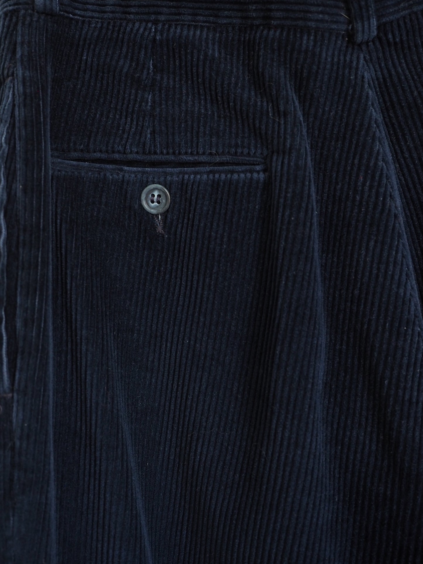 Pre-Owned Vintage Eddie Bauer Corduroy Pants (26")