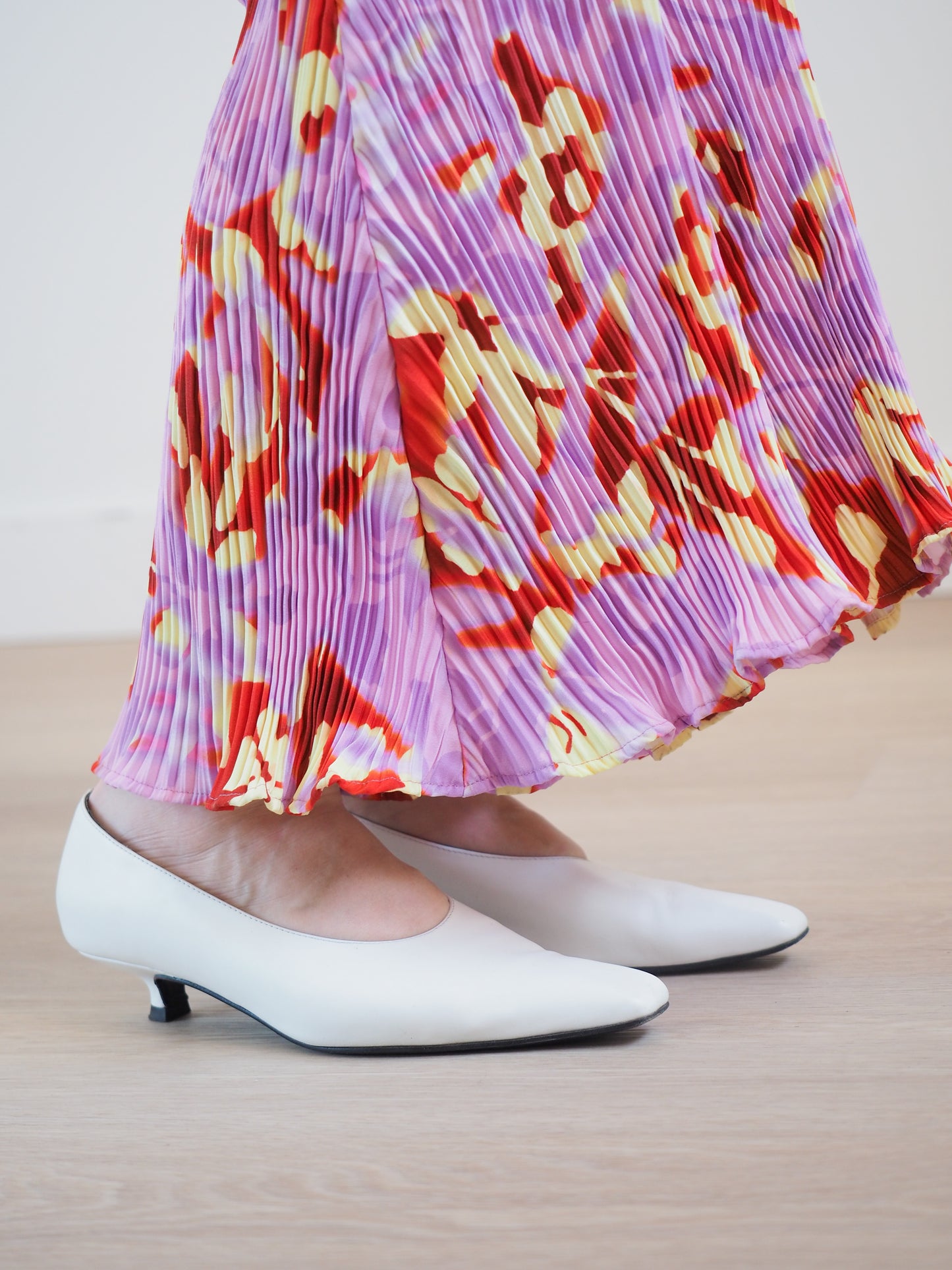 Pre-Owned Dorateymur Cigarette Closed Kitten Heels (39 EUR)