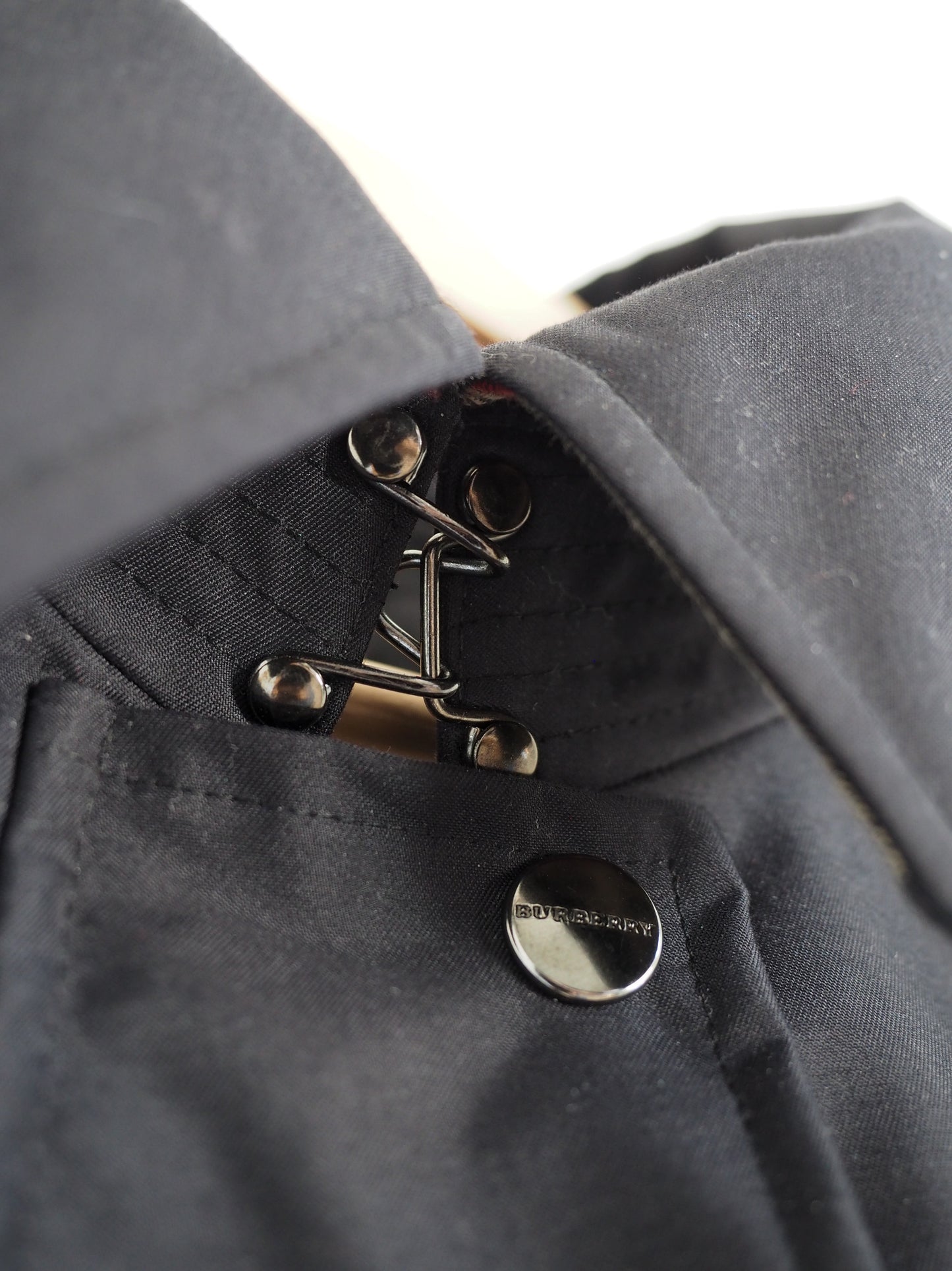 Pre-Owned Burberry Trench Coat (M)