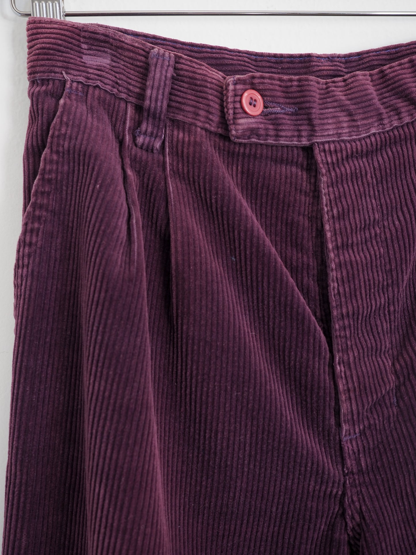 Pre-Owned Vintage Corduroy Pants (26")