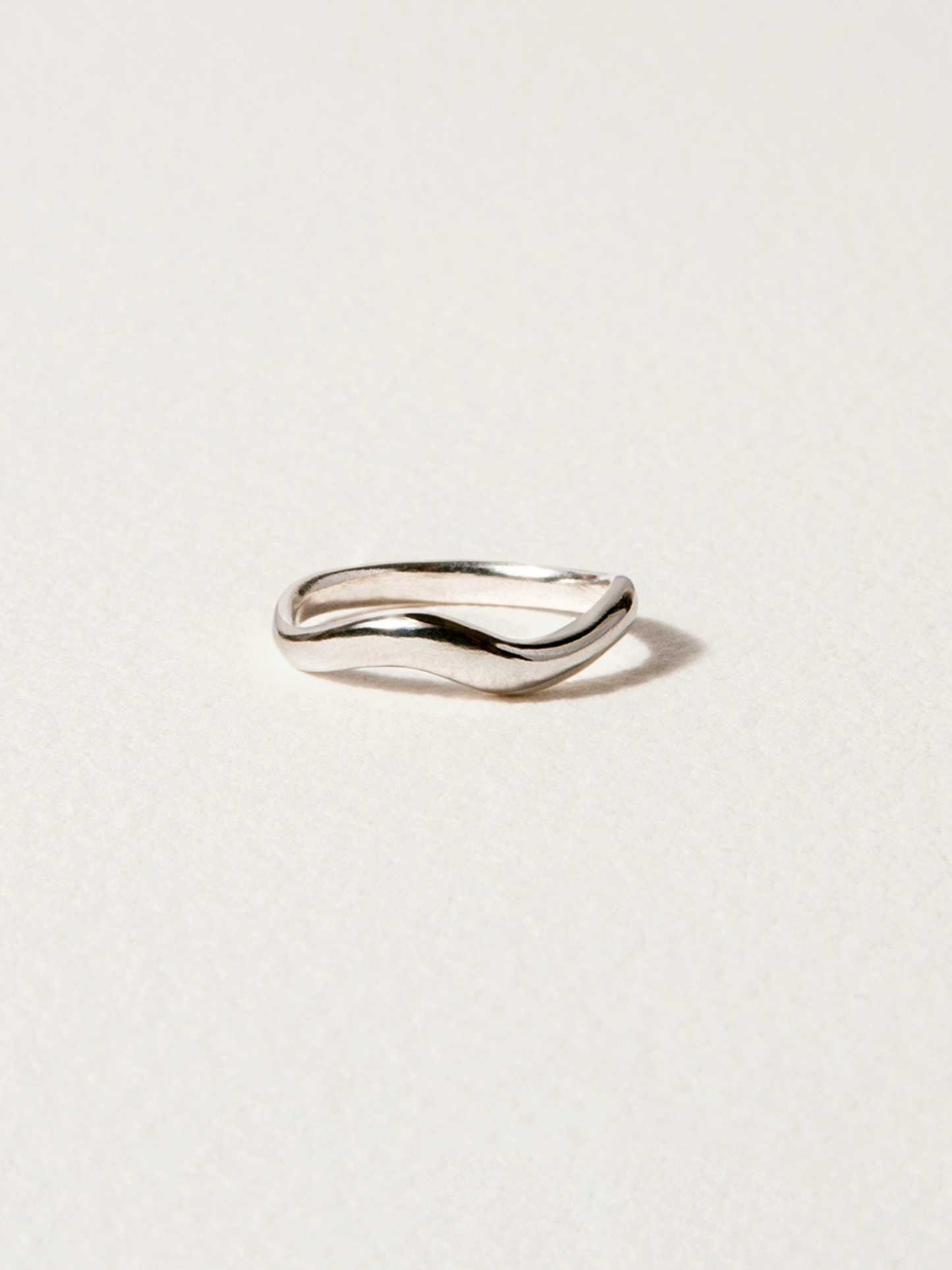 Vimeria Flow Ring Delicate