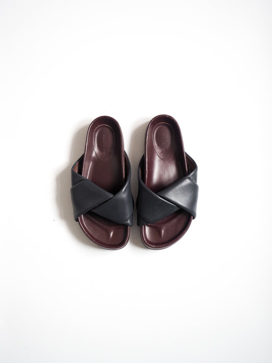 Pre-Owned CELINE Sandals (36)