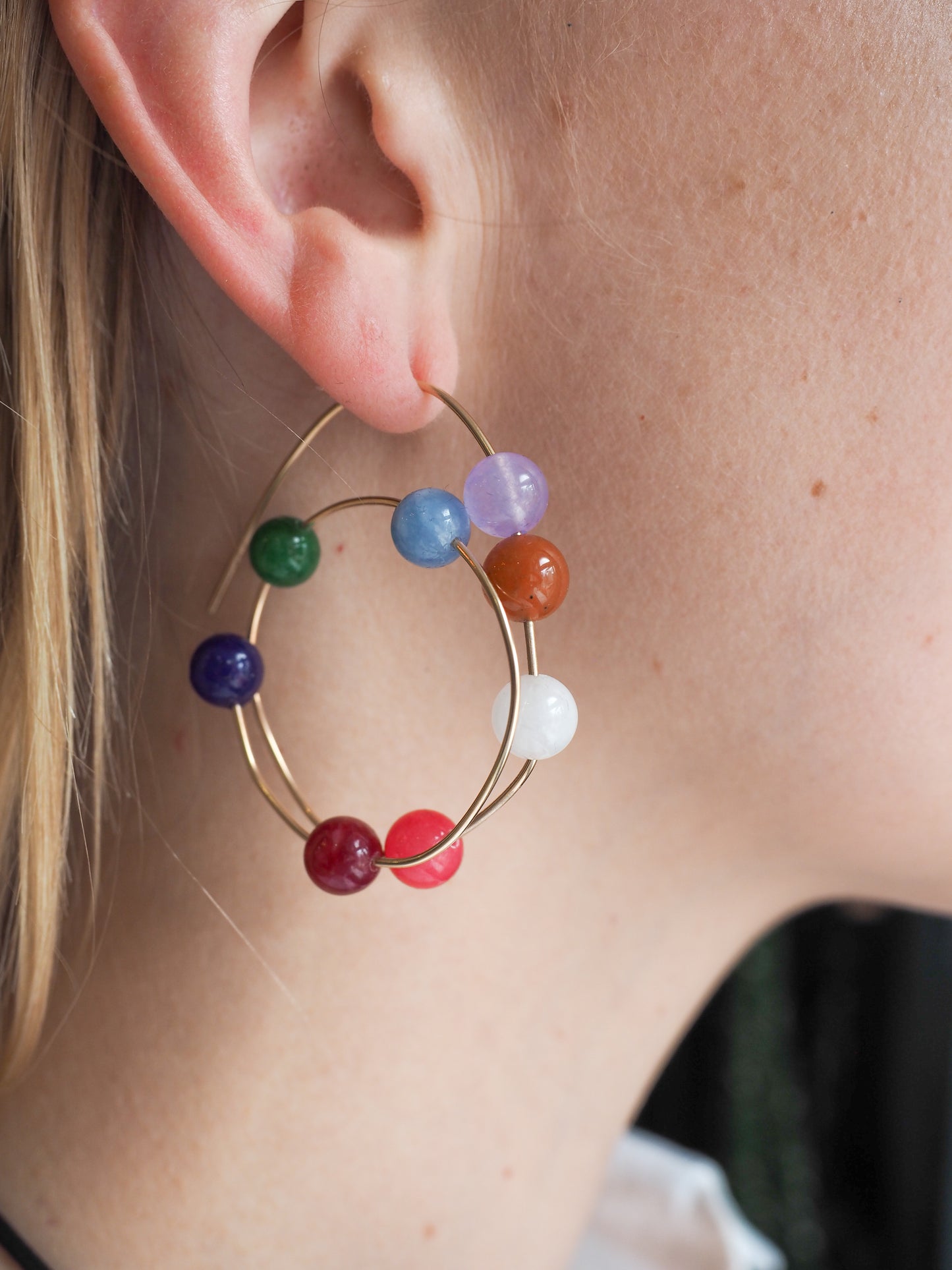 STUDIO ĒNA Rainbow Pearl Earrings