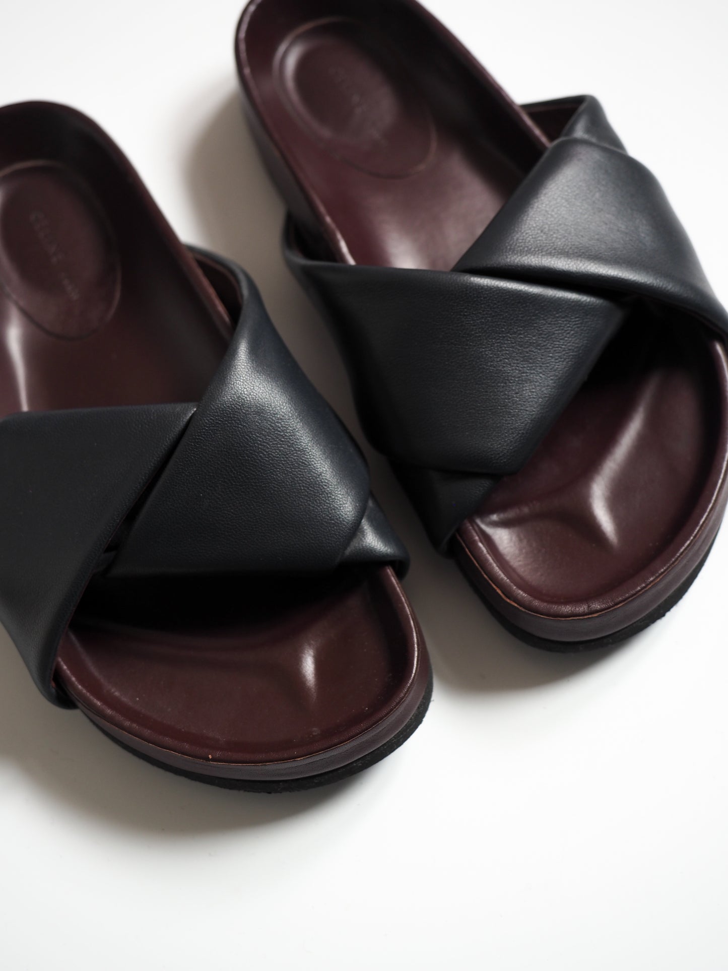 Pre-Owned CELINE Sandals (36)
