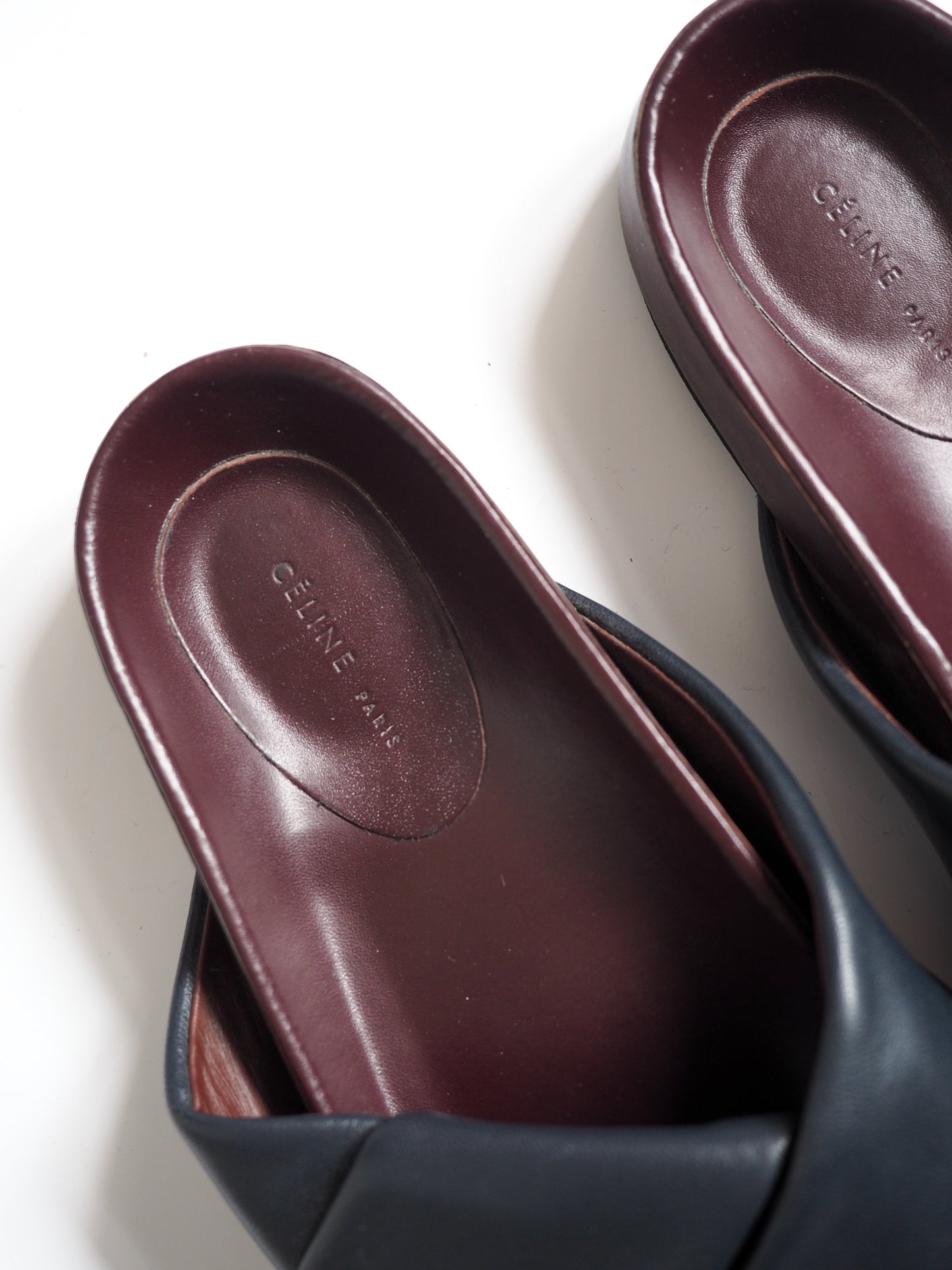 Pre-Owned CELINE Sandals (36)