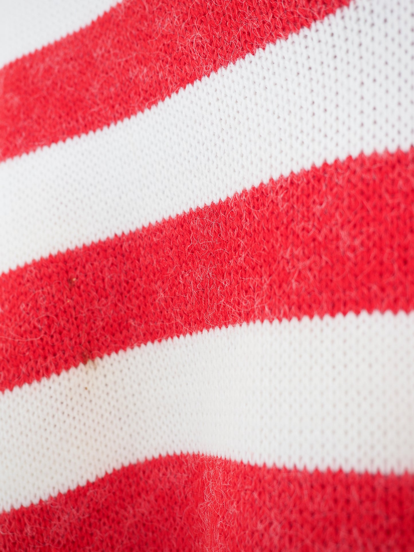 Pre-Owned Vintage Lucky Stripe Sweater (S/M)