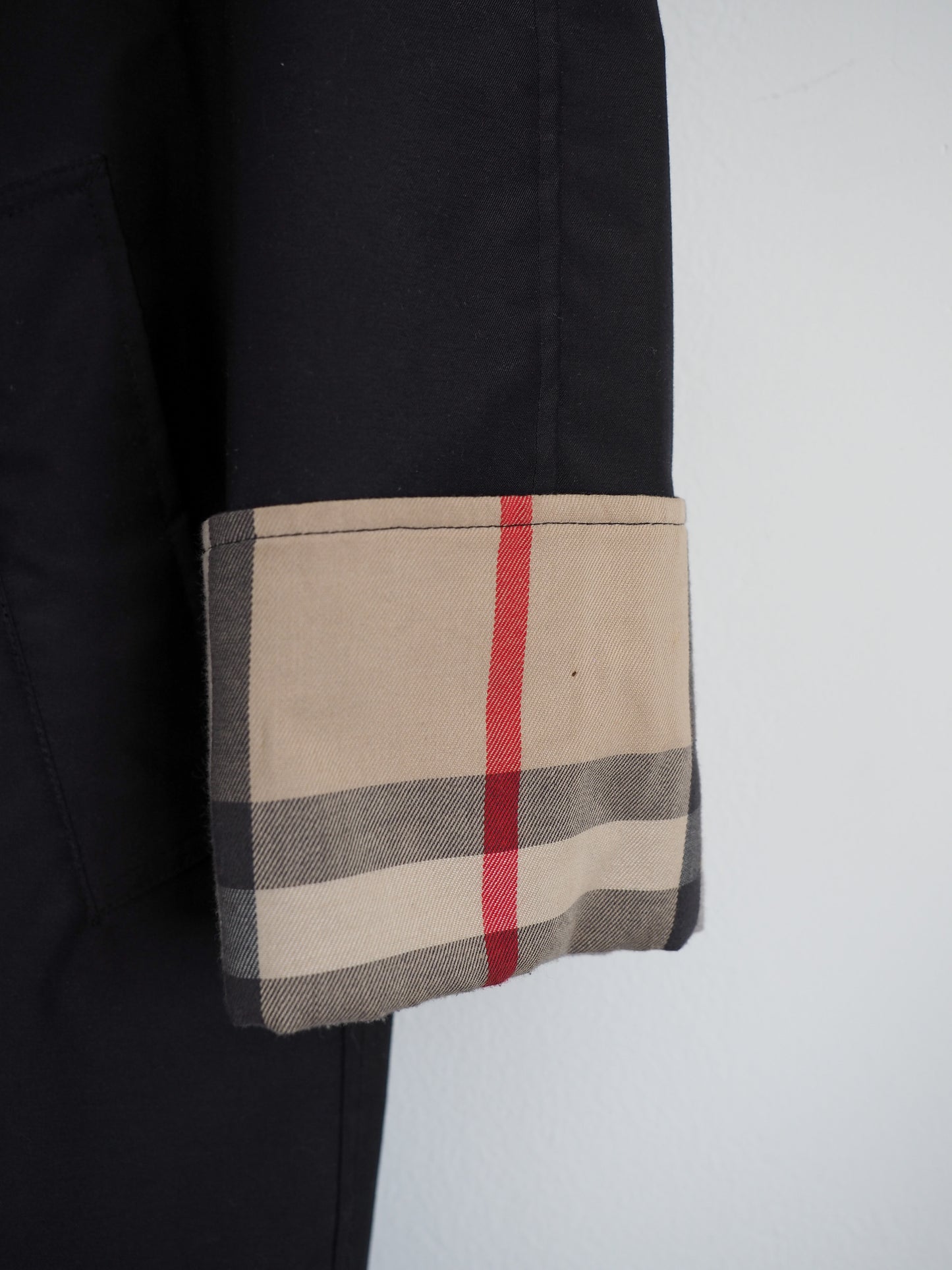 Pre-Owned Burberry Trench Coat (M)