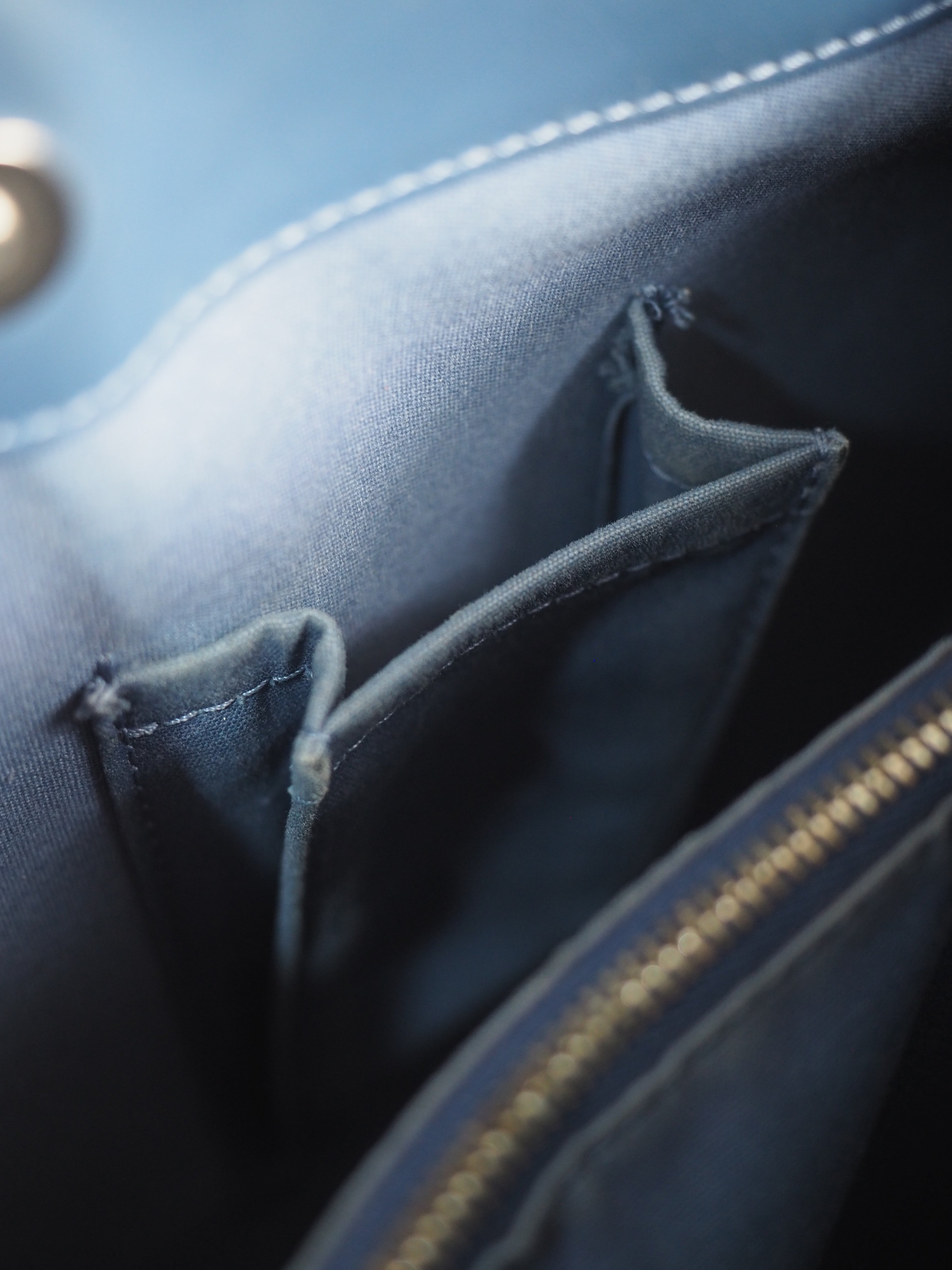 Vintage 2003 Louis Vuitton Epi Leather Mandara Crossbody Bag